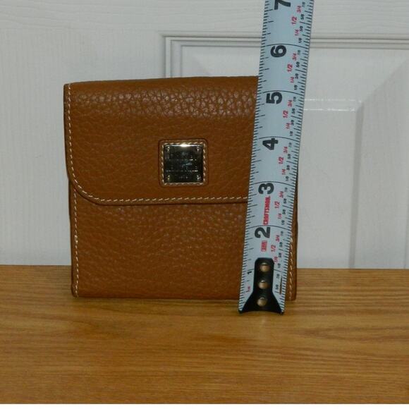 Dooney and Bourke Light Brown Leather Wallet - Picture 4 of 7